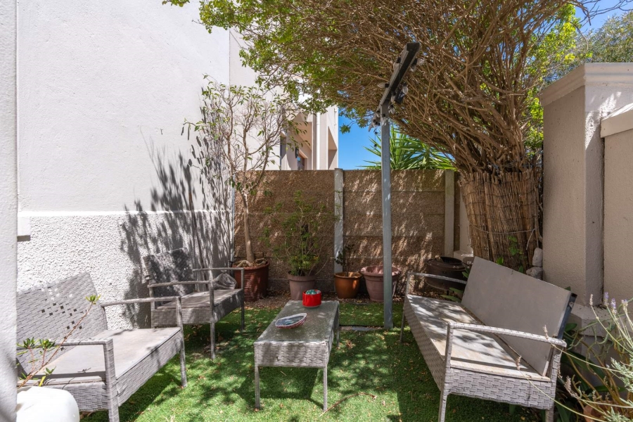 To Let 2 Bedroom Property for Rent in Royal Ascot Western Cape